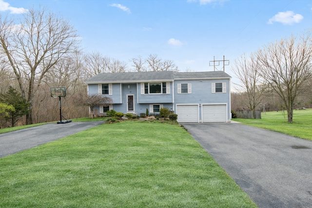 377 Read St, Seekonk, MA 02771