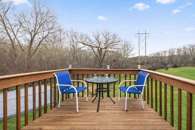 377 Read St, Seekonk, MA 02771