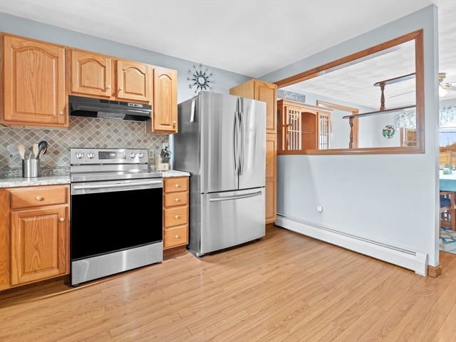 377 Read St, Seekonk, MA 02771