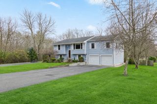 377 Read St, Seekonk, MA 02771