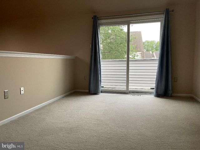 8 CHELMSFORD COURT, Marlton, NJ 08053