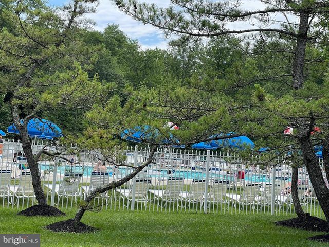 8 CHELMSFORD COURT, Marlton, NJ 08053