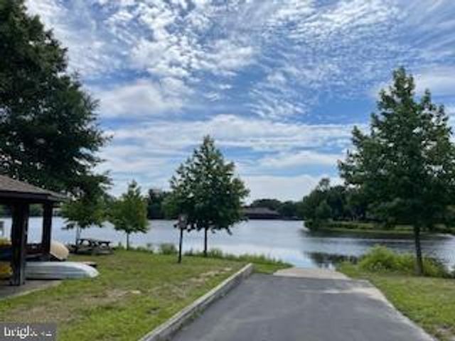 8 CHELMSFORD COURT, Marlton, NJ 08053