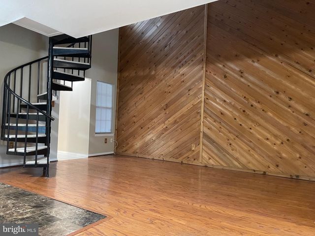 8 CHELMSFORD COURT, Marlton, NJ 08053