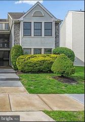 8 CHELMSFORD COURT, Marlton, NJ 08053