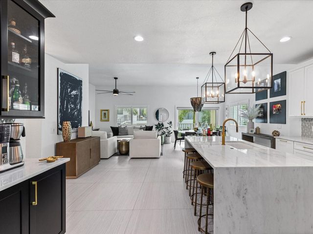 138 175TH AVENUE E, Redington Shores, FL 33708