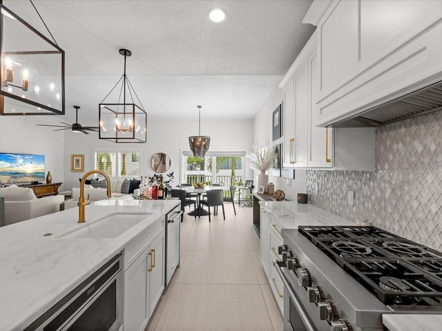 138 175TH AVENUE E, Redington Shores, FL 33708