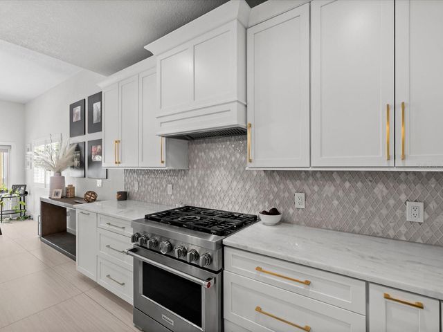 138 175TH AVENUE E, Redington Shores, FL 33708