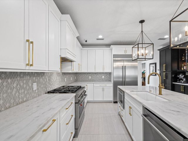 138 175TH AVENUE E, Redington Shores, FL 33708