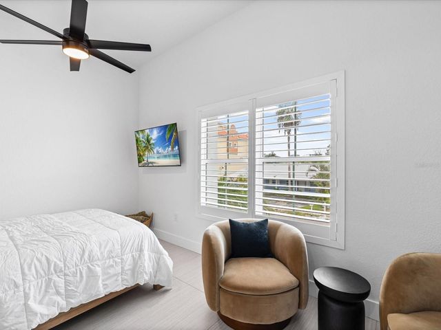 138 175TH AVENUE E, Redington Shores, FL 33708