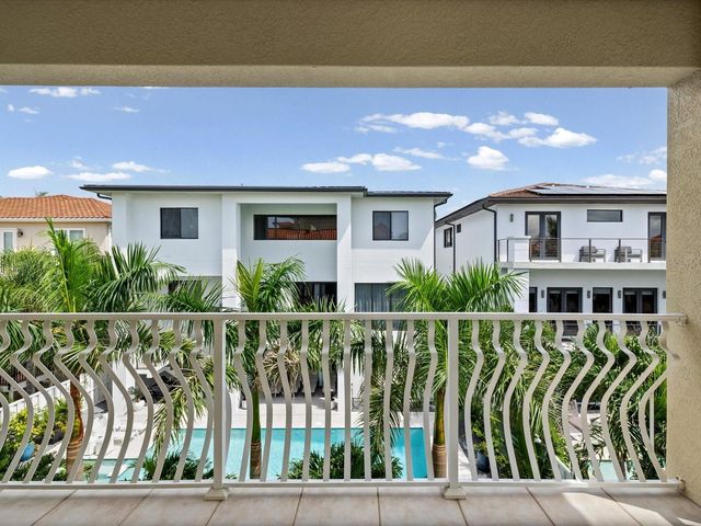 138 175TH AVENUE E, Redington Shores, FL 33708