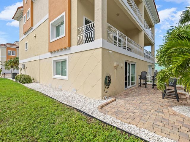 138 175TH AVENUE E, Redington Shores, FL 33708