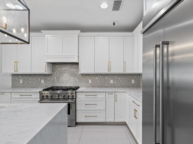 138 175TH AVENUE E, Redington Shores, FL 33708