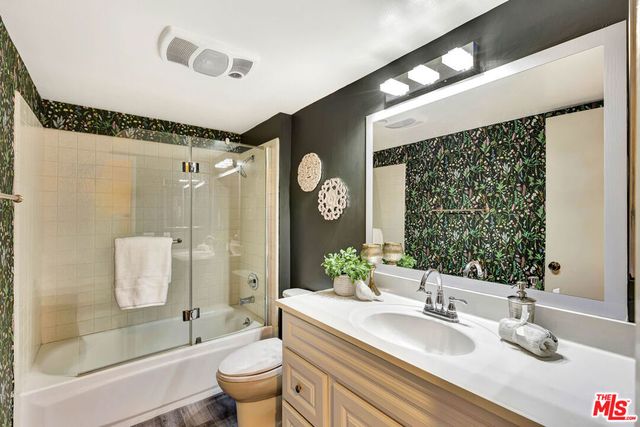 1900 Vine Street 103, Los Angeles, CA 90068
