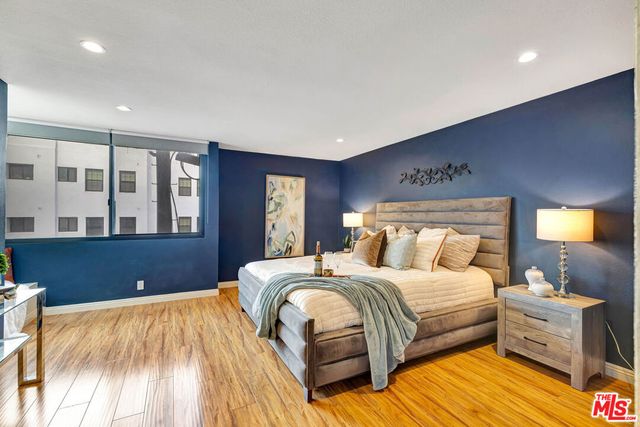 1900 Vine Street 103, Los Angeles, CA 90068