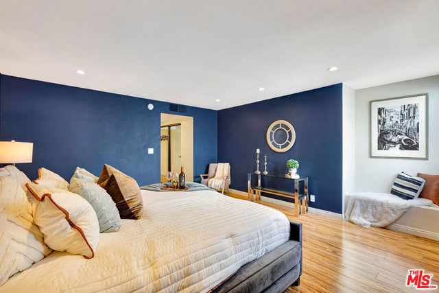 1900 Vine Street 103, Los Angeles, CA 90068