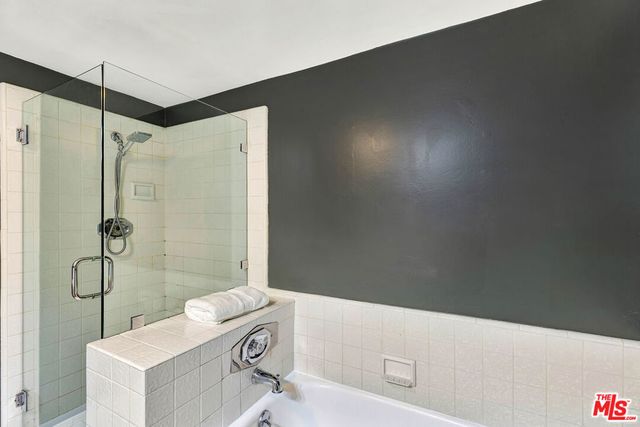 1900 Vine Street 103, Los Angeles, CA 90068