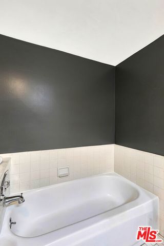 1900 Vine Street 103, Los Angeles, CA 90068