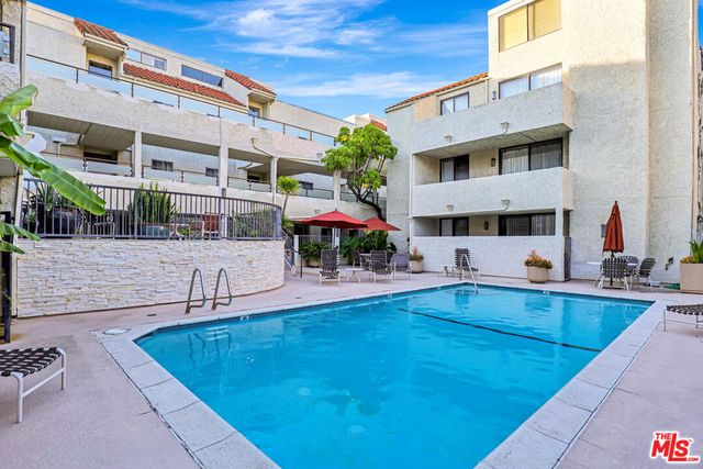 1900 Vine Street 103, Los Angeles, CA 90068