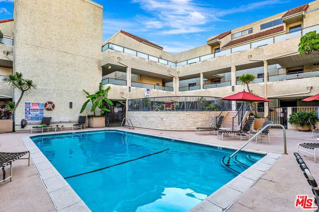 1900 Vine Street 103, Los Angeles, CA 90068
