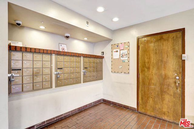 1900 Vine Street 103, Los Angeles, CA 90068