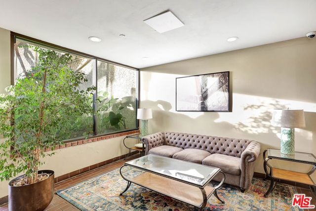 1900 Vine Street 103, Los Angeles, CA 90068