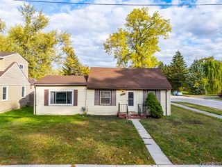 24534 Eureka Avenue, Warren, MI 48091