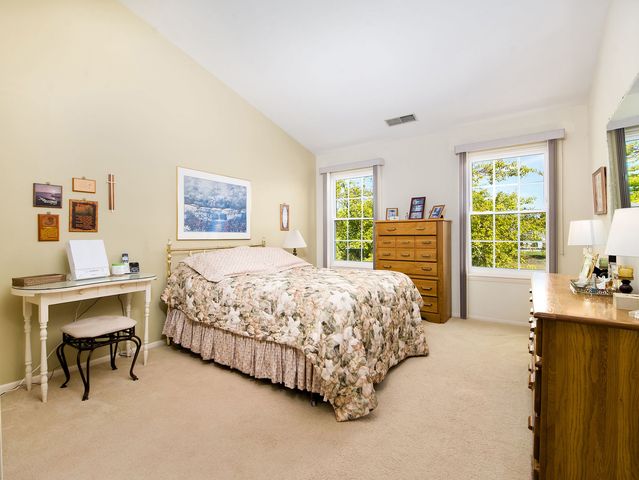 153 E Fabish Drive 153, Buffalo Grove, IL 60089