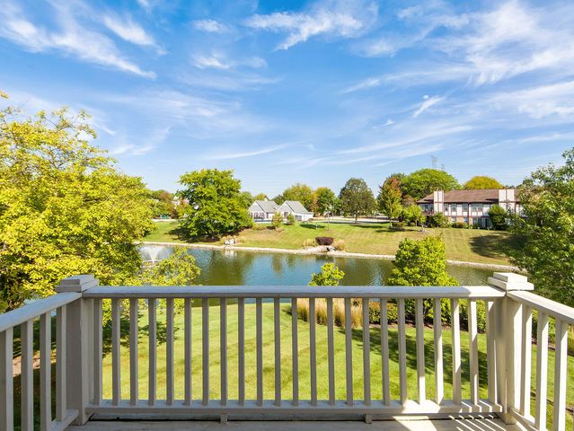 153 E Fabish Drive 153, Buffalo Grove, IL 60089