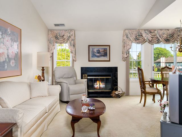 153 E Fabish Drive 153, Buffalo Grove, IL 60089