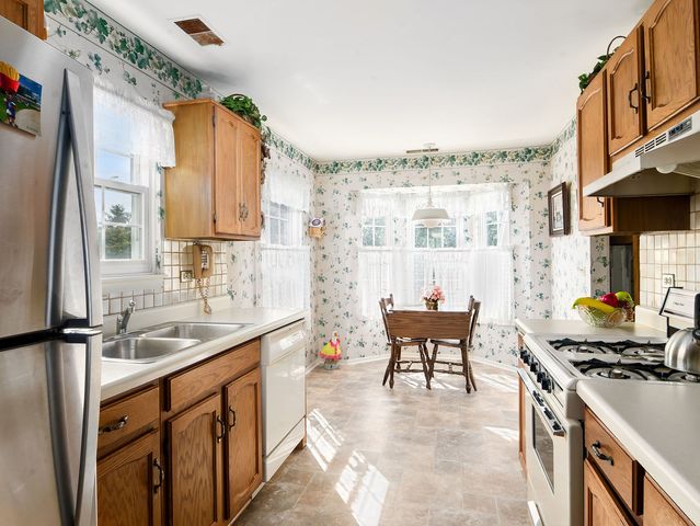 153 E Fabish Drive 153, Buffalo Grove, IL 60089