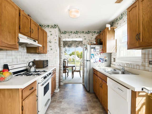 153 E Fabish Drive 153, Buffalo Grove, IL 60089