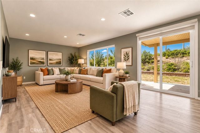 30545 Falcon Nest, Menifee, CA 92584