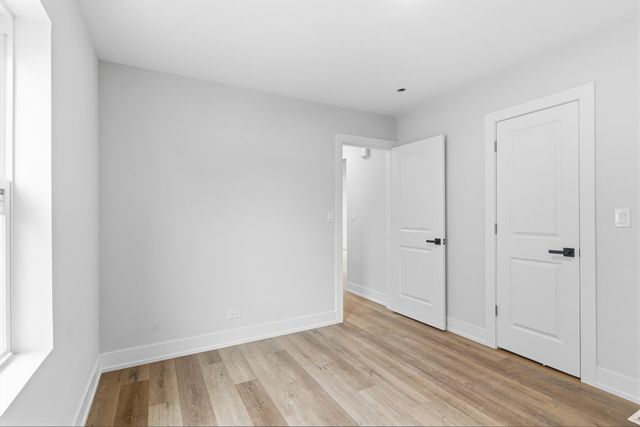 8820 S Ridgeland Avenue, Chicago, IL 60617