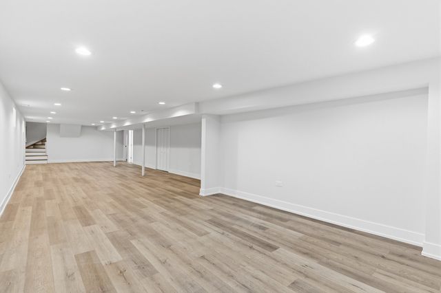 8820 S Ridgeland Avenue, Chicago, IL 60617