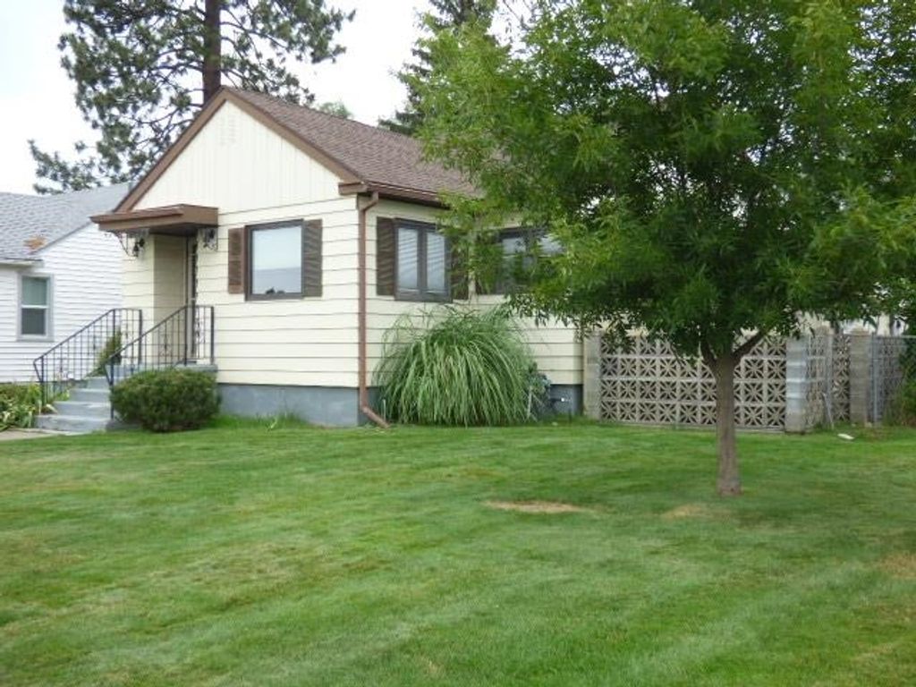 2404 W Courtland Ave, Spokane, WA 99205