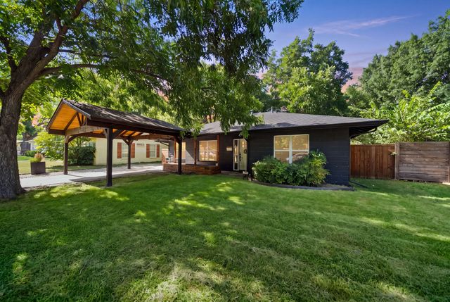 702 Crescent Street, Denton, TX 76201