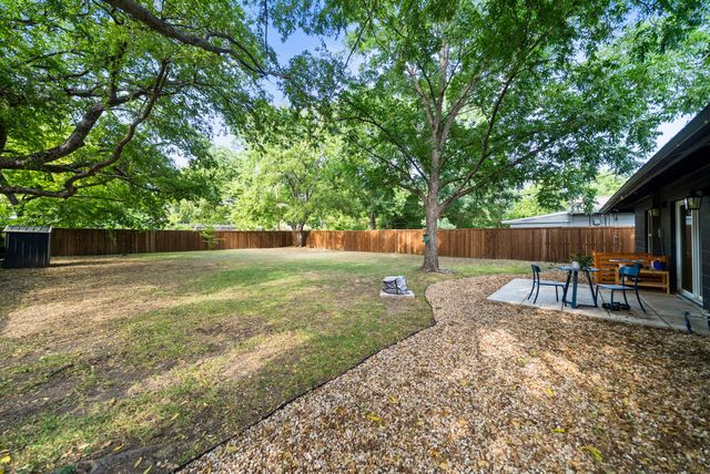 702 Crescent Street, Denton, TX 76201