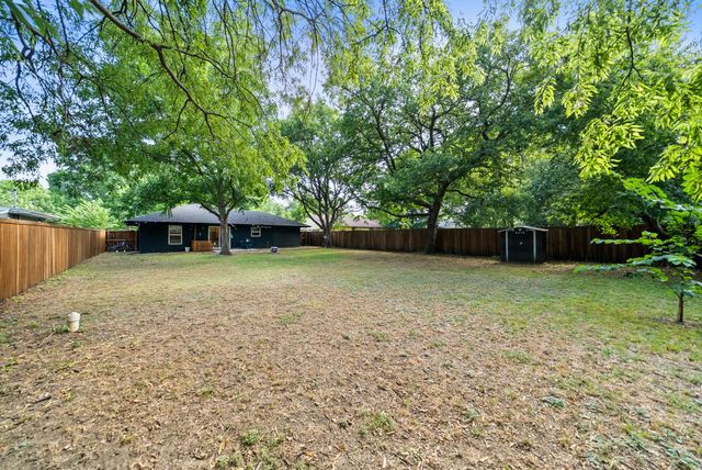 702 Crescent Street, Denton, TX 76201