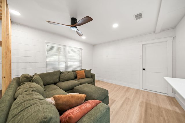 702 Crescent Street, Denton, TX 76201