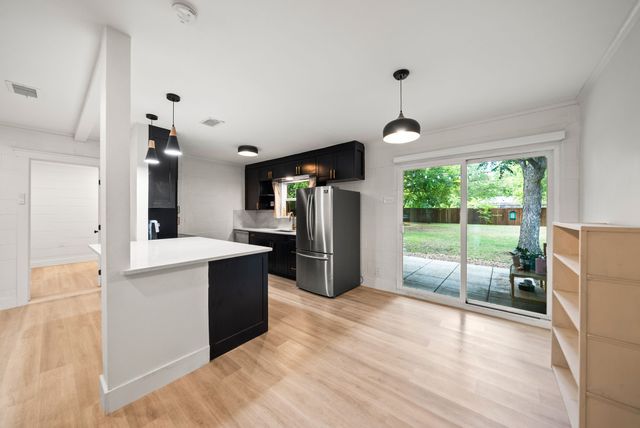 702 Crescent Street, Denton, TX 76201