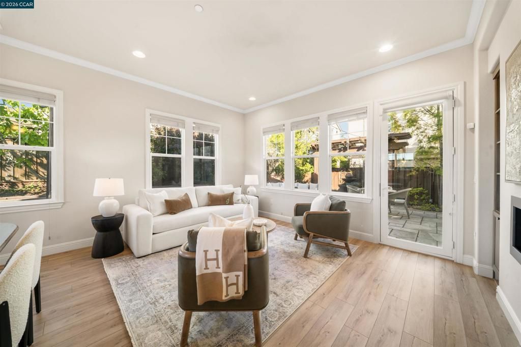 Image 3 of property listing at 4316 Sunset View Dr, Dublin, CA 94568