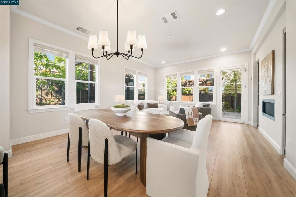 Image 4 of property listing at 4316 Sunset View Dr, Dublin, CA 94568
