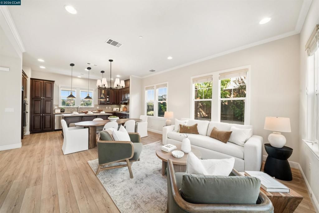 Image 6 of property listing at 4316 Sunset View Dr, Dublin, CA 94568
