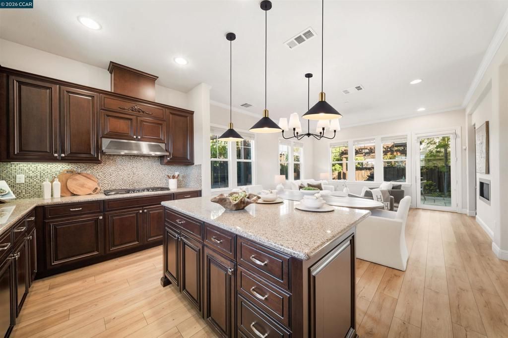 Image 7 of property listing at 4316 Sunset View Dr, Dublin, CA 94568