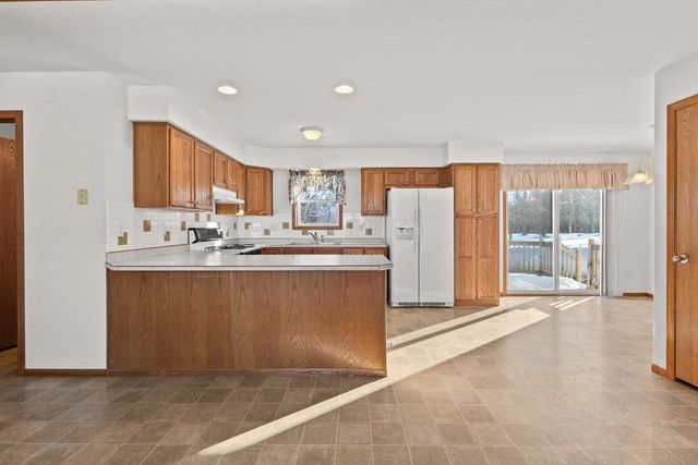 3286 COUNTY ROAD E, Omro, WI 54963