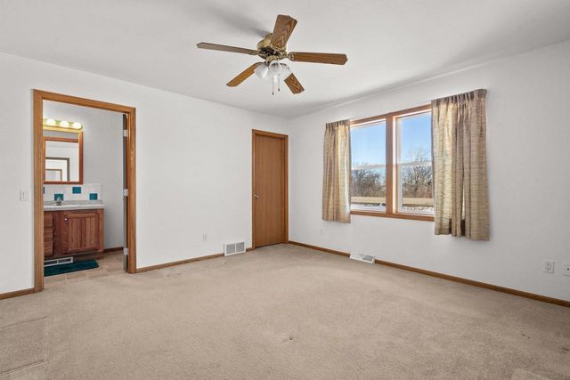 3286 COUNTY ROAD E, Omro, WI 54963