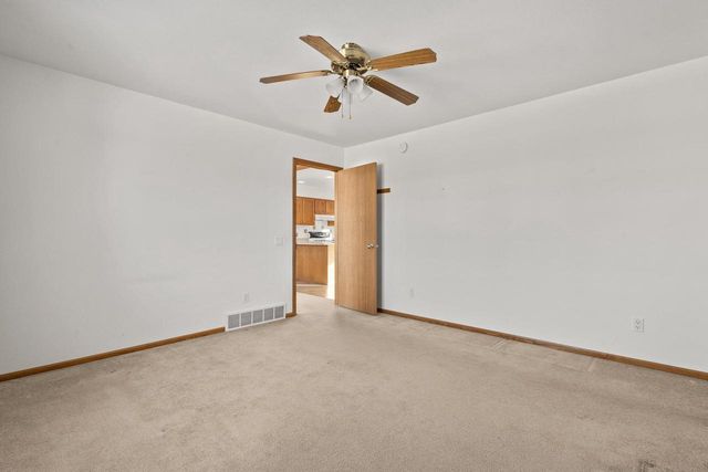 3286 COUNTY ROAD E, Omro, WI 54963