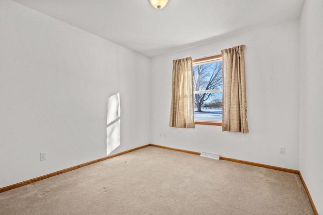 3286 COUNTY ROAD E, Omro, WI 54963