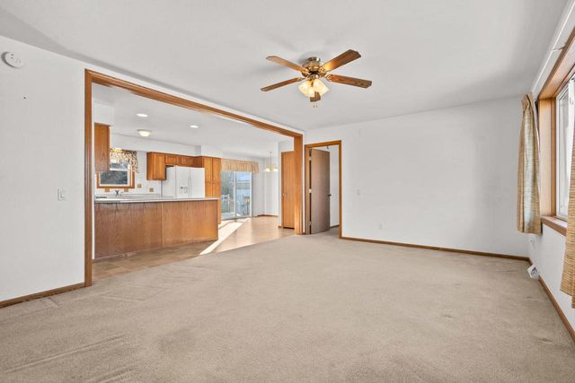 3286 COUNTY ROAD E, Omro, WI 54963